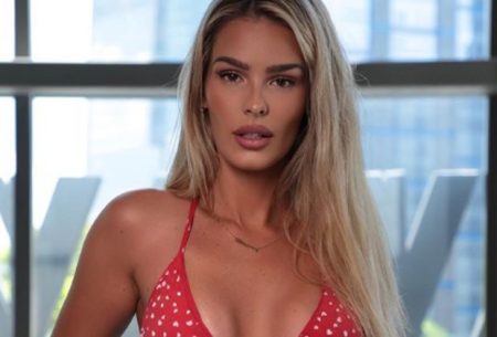 Yasmin Brunet encarna Juma e sensualiza em mergulho provocante em lago