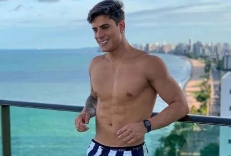 Ex-padrasto de Neymar vende nudes por R$ 25 e revela: “Adoro maduras”