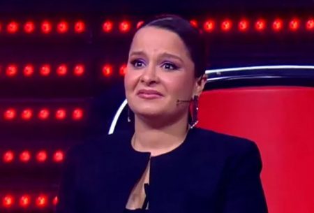 Maiara chora no The Voice Kids ao falar de Marília Mendonça