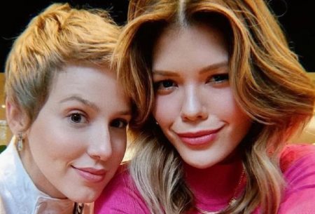 Vitória Strada recorda início do namoro com Marcella Rica: “Tipo perder a virgindade”