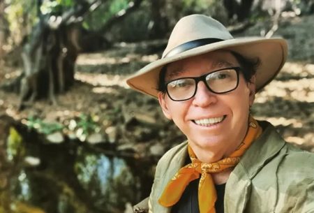 Apresentador de TV é preso suspeito de estuprar e manter jovem morando com ele