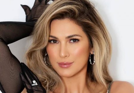Lívia Andrade surpreende a web ao aparecer sem maquiagem em foto rara