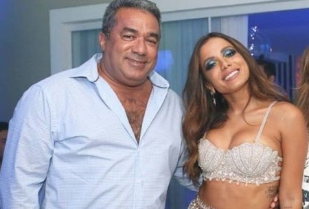 Após pai ser curado do câncer, Anitta decide remarcar festa junina: “Para comemorar”