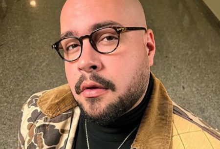 Tiago Abravanel volta a expor preconceito da família e relata dificuldades