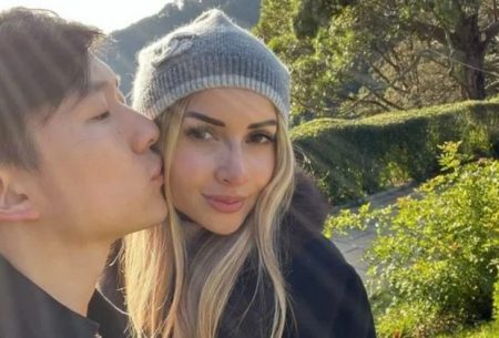Jornalista entrega romance com Pyong Lee e faz revelação
