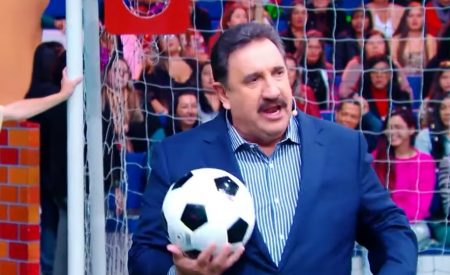 Gol Show faz Programa do Ratinho afastar crise e derrotar a Record