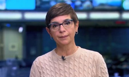 Renata Lo Prete começa Jornal da Globo de maneira inusitada e web não perdoa