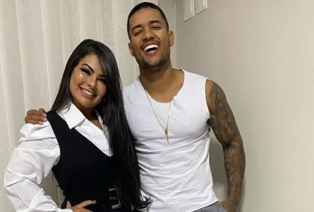 Viúvo de Paulinha Abelha surpreende ao fazer tatuagem em homenagem à cantora
