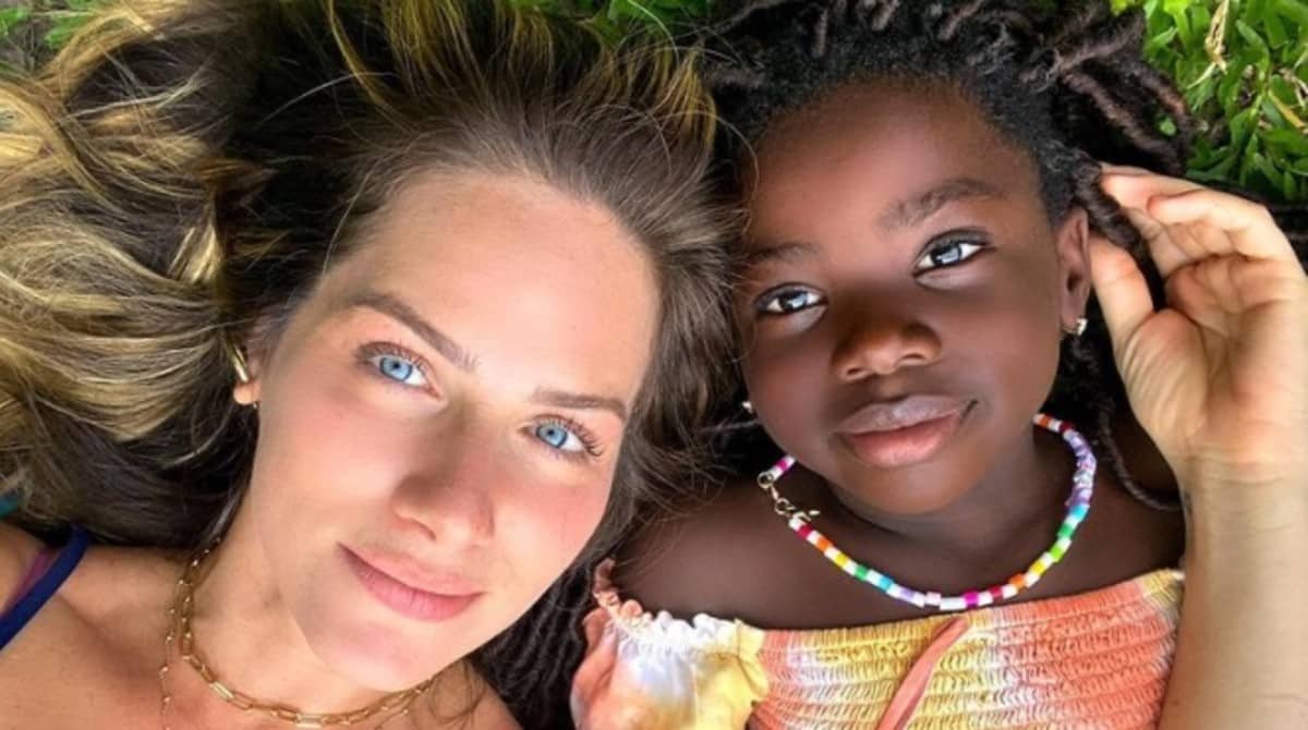 Giovanna Ewbank revela atitude da filha em primeiro comercial com fala
