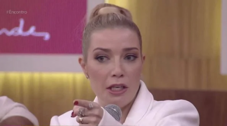 Luiza Possi pede por fim de cobrança para ter filha: “Se for menino eu jogo no rio?”