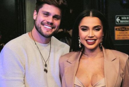 Ex-BBBs Paula Amorim e Breno Simões revelam rostinho do filho