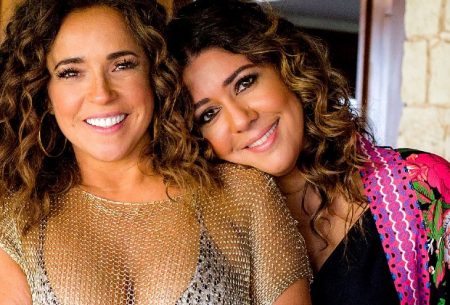 Daniela Mercury surge com esposa após burburinho com Brunna Gonçalves: “Tudo em paz”
