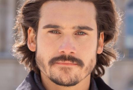 Dois meses após término, Nicolas Prattes vive romance com bailarina do Faustão