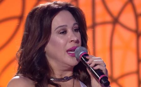 Claudia Raia admite atitude contra a política após apoio a Collor