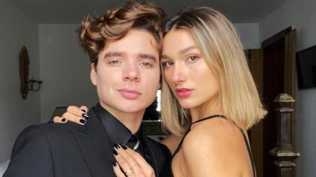 Sasha Meneghel e João Figueiredo surgem aos beijos em viagem romântica