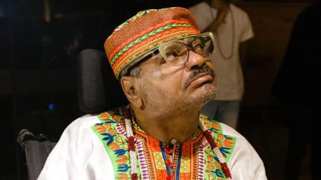 Arlindo Cruz volta a ser internado para novos procedimentos e família faz comunicado