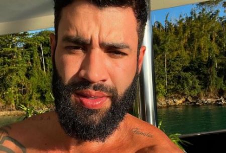 Gusttavo Lima curte viagem em família após polêmica com cachê