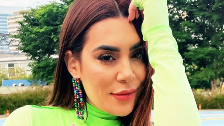 Naiara Azevedo ousa na escolha do biquíni e arranca suspiros dos seguidores