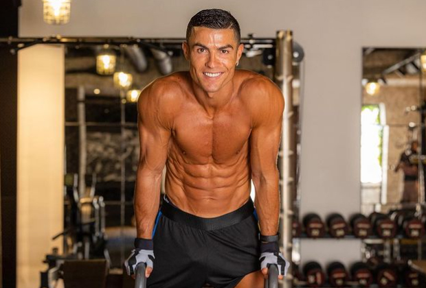 Cristiano Ronaldo aplica botox para aumentar o tamanho “daquilo”, diz site