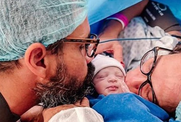 Juliano Cazarré mostra filha recém-nascida após cirurgia no coração; veja