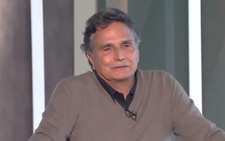 Nelson Piquet assusta e defende Lula no cemitério em manifestação bolsonarista