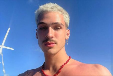 João Guilherme posta foto de cueca samba-canção e deixa fãs sedentos