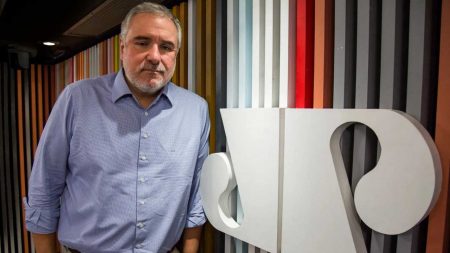 CEO da Jovem Pan rebate título de bolsonarista e fala sobre Lula