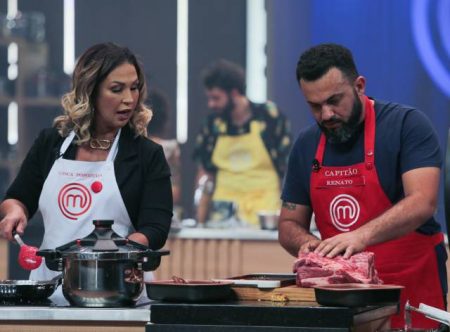 Valesca Popozuda choca ao se declarar para participante do MasterChef