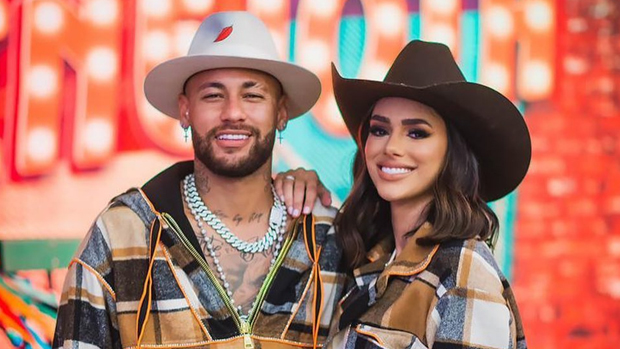 Namorada de Neymar surge de aliança e faz confissão importante após boatos