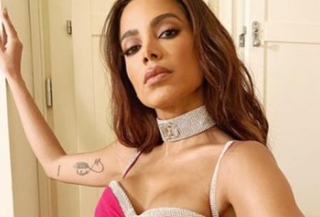 Anitta se pronuncia após ser alvo de fake news sobre ter HIV e manda aviso importante