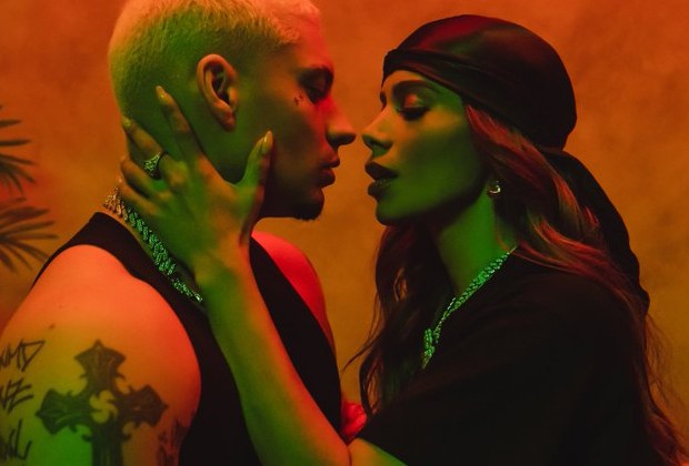 Anitta esclarece rumores de tensão sexual com rapper em clipe