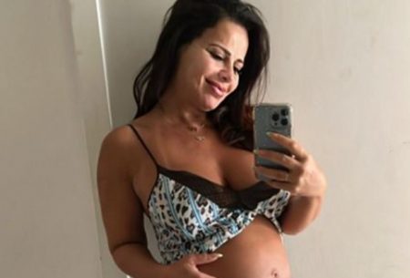 Viviane Araújo surge em clique sensual com o marido; veja