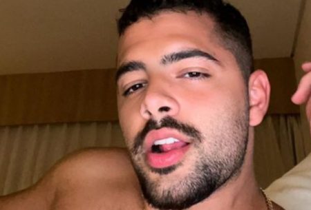 Pedro Sampaio se emociona ao receber avós em seu show pela primeira vez