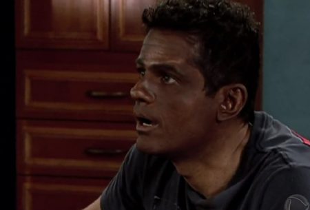 Record é detonada por exibir blackface em reprise de novela