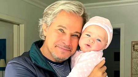 Edson Celulari encanta ao mostrar filha de 4 meses “dançando” em vídeo