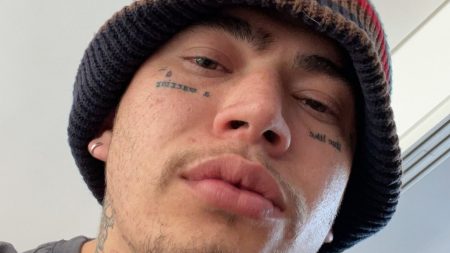 Whindersson Nunes faz novas tatuagens e divide opiniões ao mostrá-las