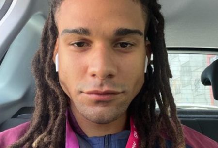 Lucas Leto surpreende ao revelar o que fazia antes da fama: “Entregava panfleto na rua”
