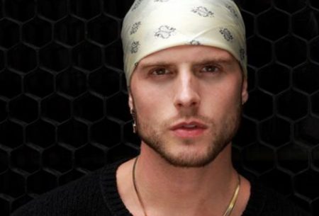 Ex-BBB Daniel Lenhardt curte viagem ao México com namorado e revela momento romântico