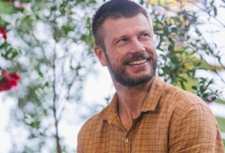 Rodrigo Hilbert surpreende e posta foto rara com os gêmeos
