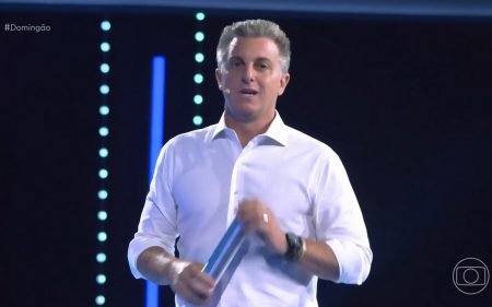 Luciano Huck solta palavrão no Domingão e faz pedido inesperado
