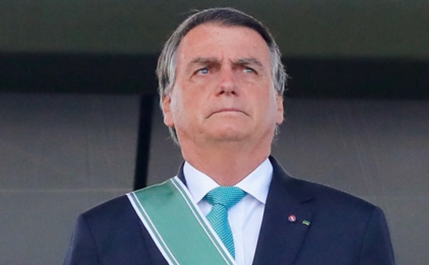 SBT fica em silêncio ao exibir ataque de Bolsonaro contra a Justiça Eleitoral