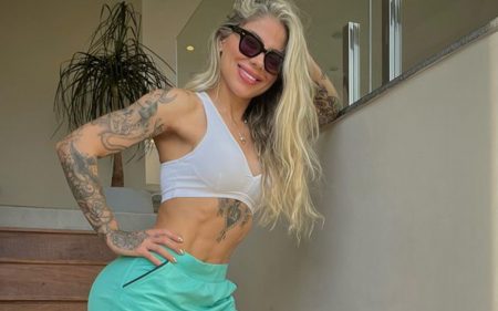 Ex-BBB Vanessa Mesquita revela detalhes de cirurgia íntima: “Estou inchada”