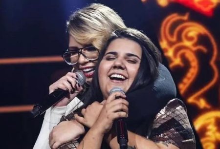 Yasmin Santos se emociona ao falar sobre legado deixado por Marília Mendonça