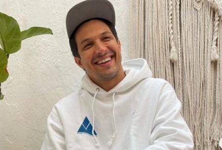 Romulo Estrela entrega bastidores de gravações de Travessia