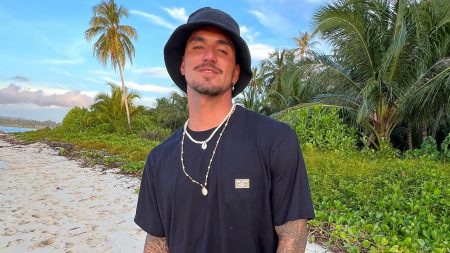 Gabriel Medina troca beijaços com morena misteriosa e vídeo viraliza