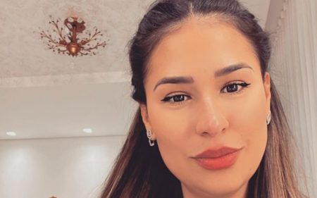 Simone retorna ao Brasil e faz crítica aos boatos nas redes sociais