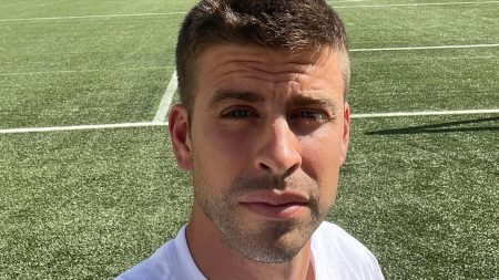 Gerard Piqué, ex de Shakira, engata novo relacionamento após o divórcio