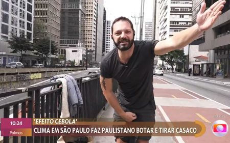 Repórter do Encontro tira a calça ao vivo e plateia no estúdio vai à loucura