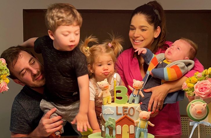 Mãe de 3, Sabrina Petraglia revela final de semana sem babá: “Muito cansada”