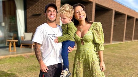 Andressa Miranda perde a paciência com internauta que ofendeu filho com Thammy